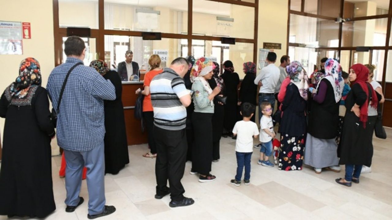  Esenyurt 'ta 10 bin kişiye Ramazan yardımı