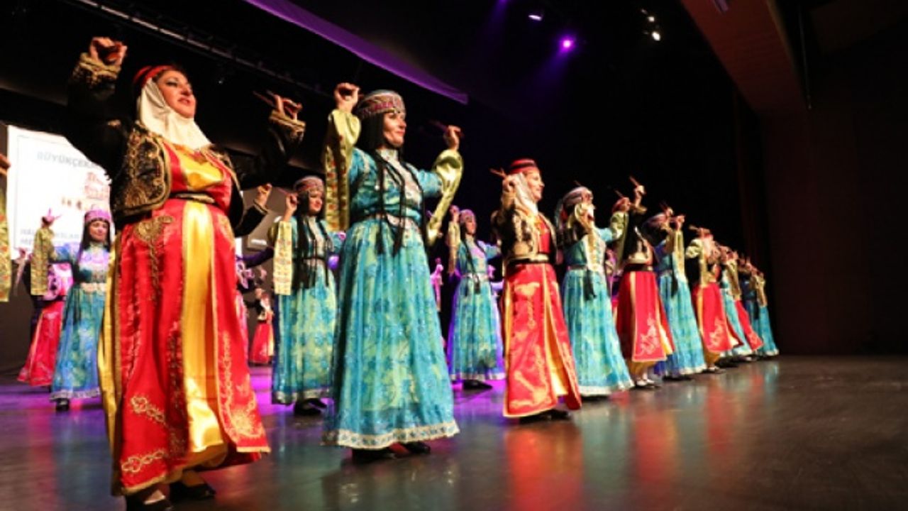 Altınköprü Halk Dansları Topluluğu nefesleri kesti