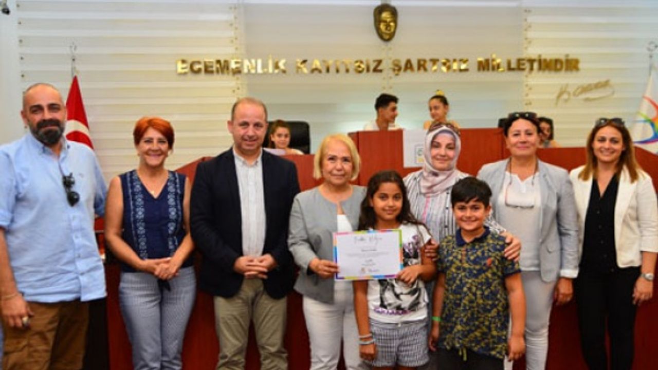 Beylikdüzü'nde Cocuk Meclis üyelerine belge