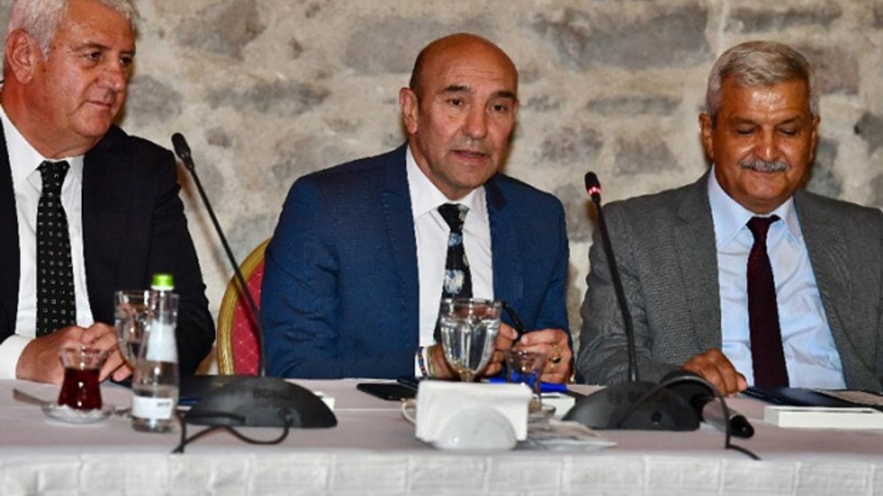 İzmir'de 30 bin öğrenciye "Eğitim Kart" veriliyor