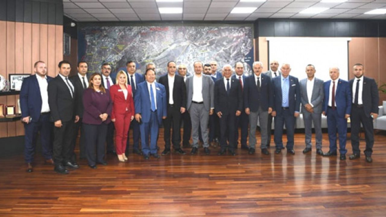 KKTC'den 18 Belediye Başkanı İstanbul'da