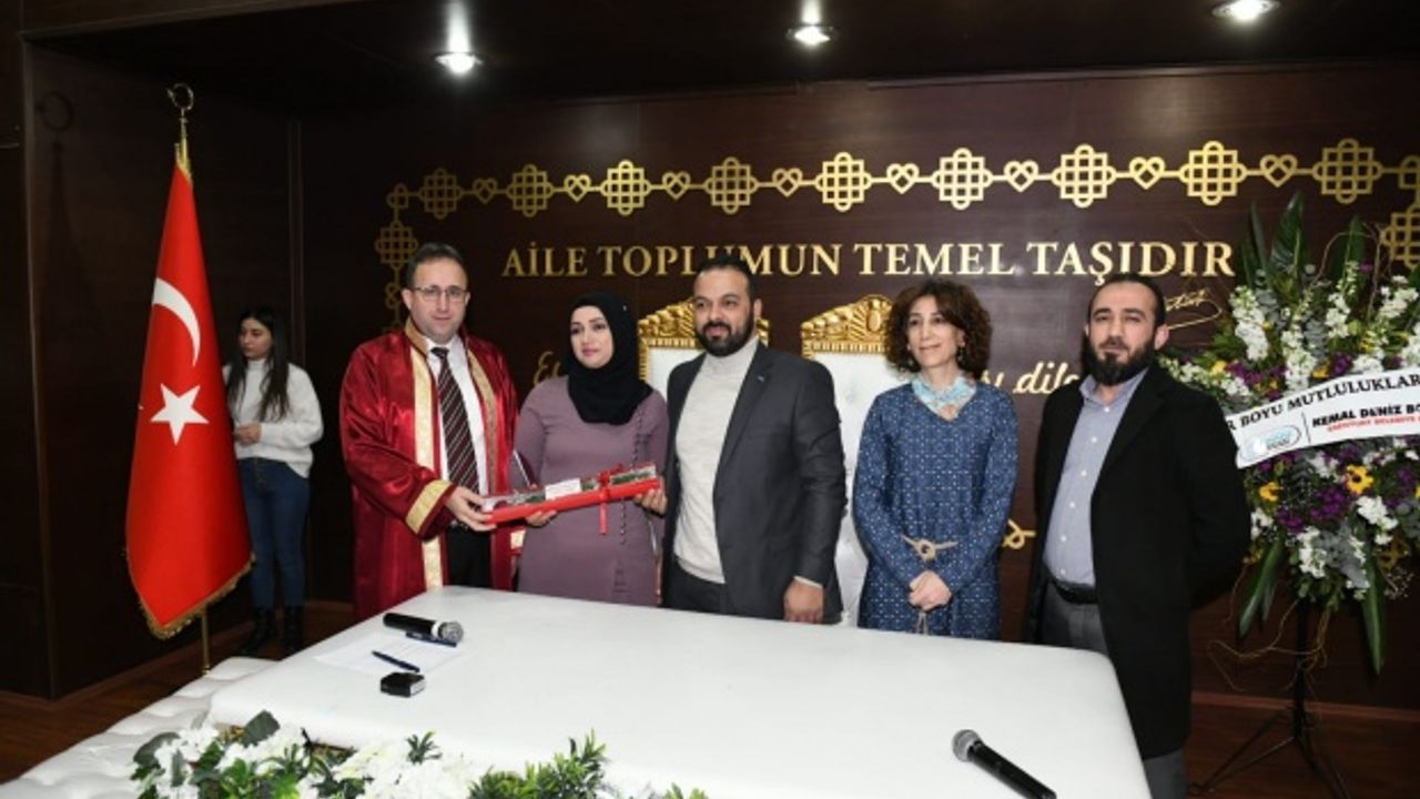 Esenyurt'ta 70 çift evet dedi