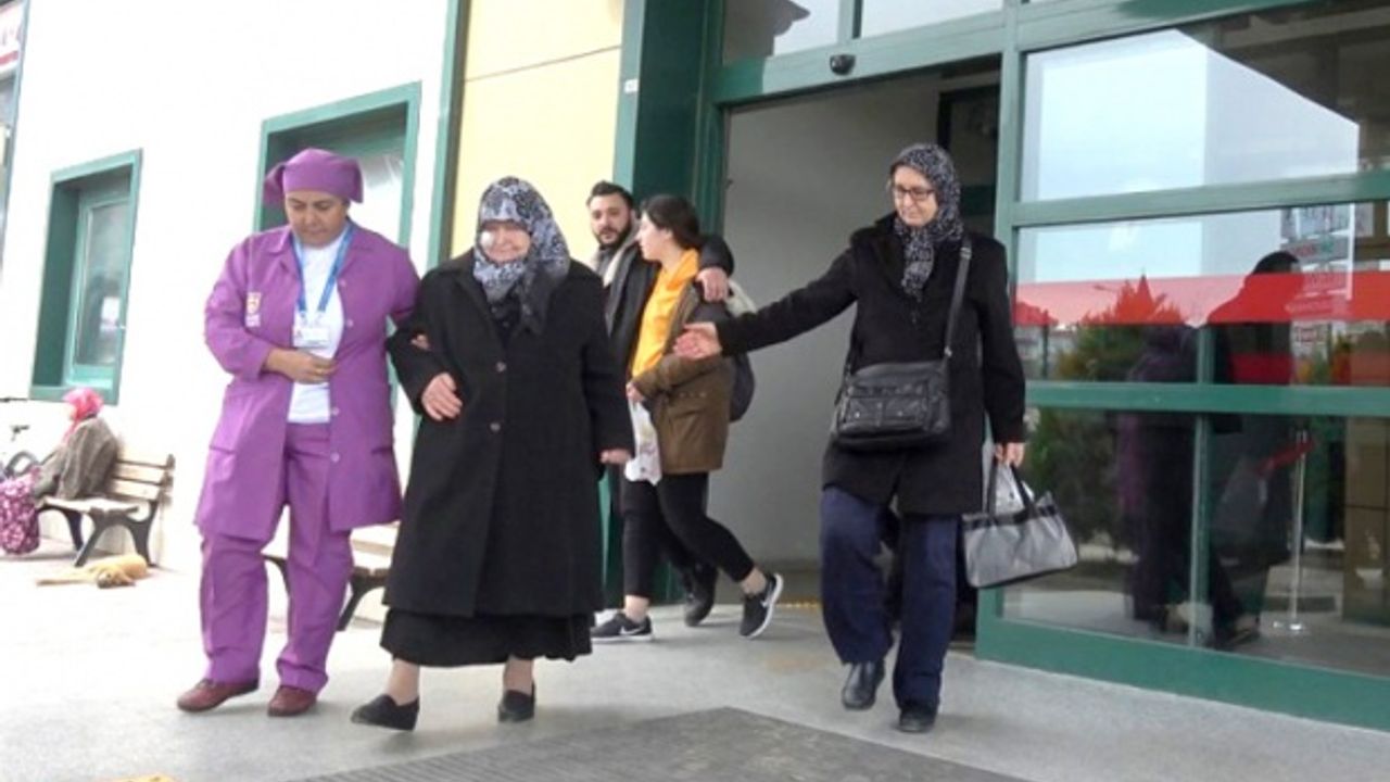 Başkan Yılmaz Hatice Teyze'ye el uzattı