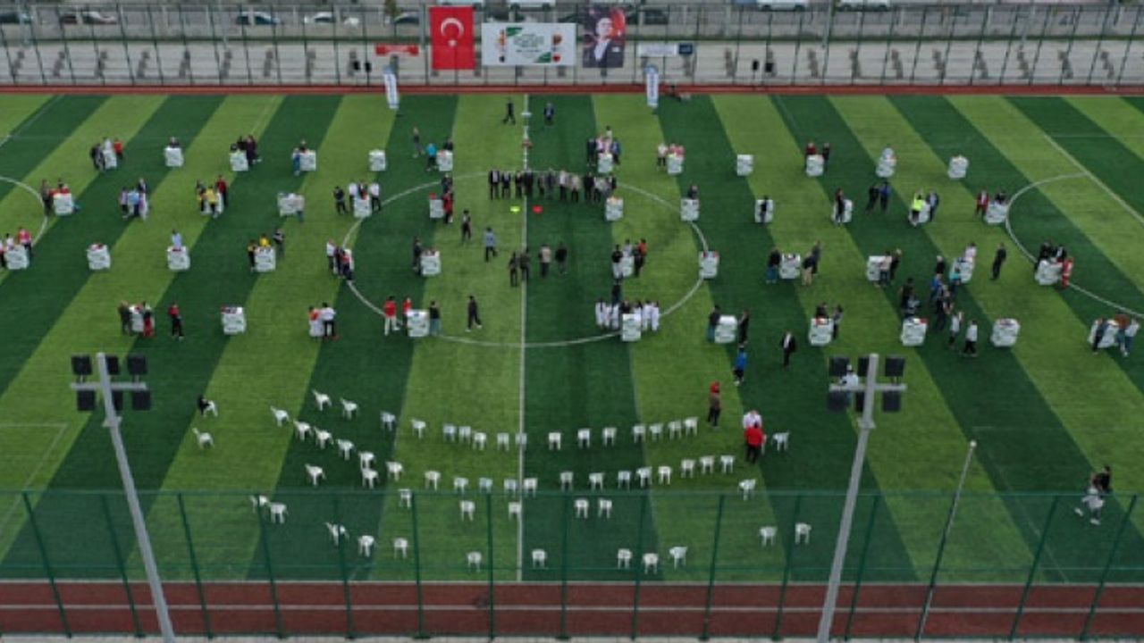 Esenyurt'ta amatör kulüplere malzeme
