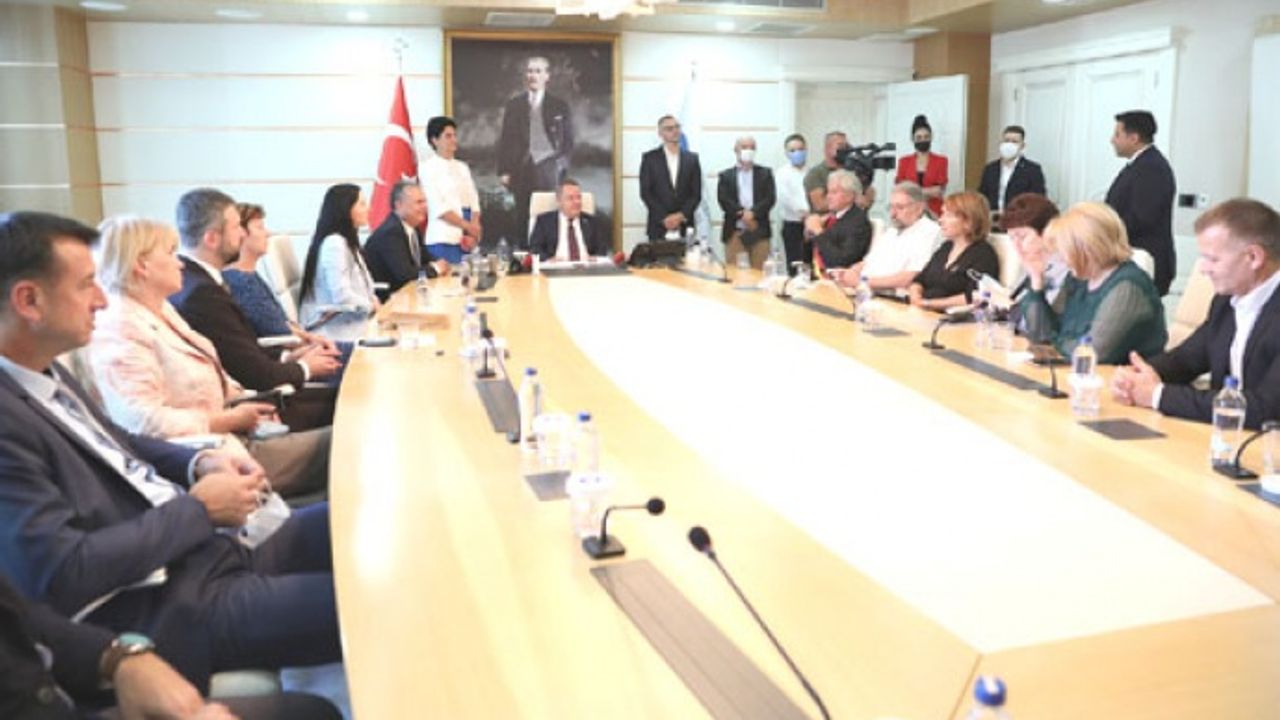Böcek: Kaleiçi’ni hep birlikte koruyacağız