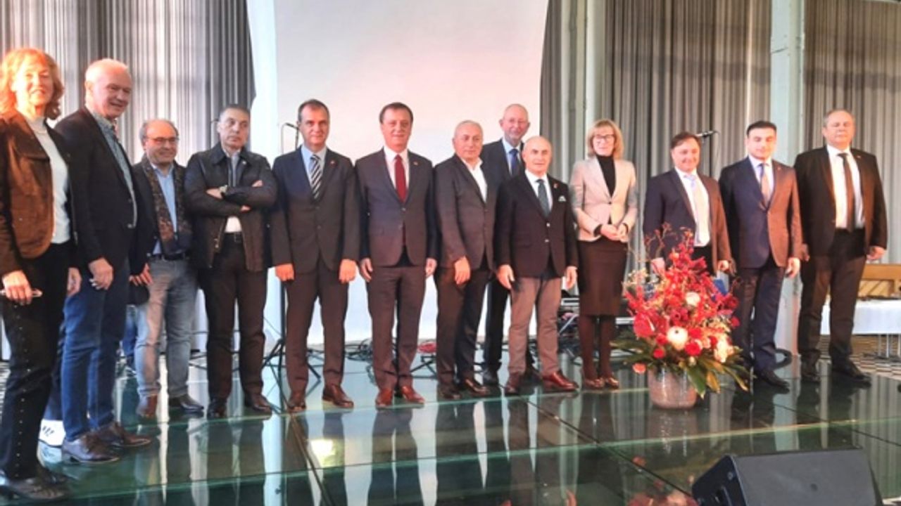 Akgün Almanya'da Göç etkinliğine katıldı