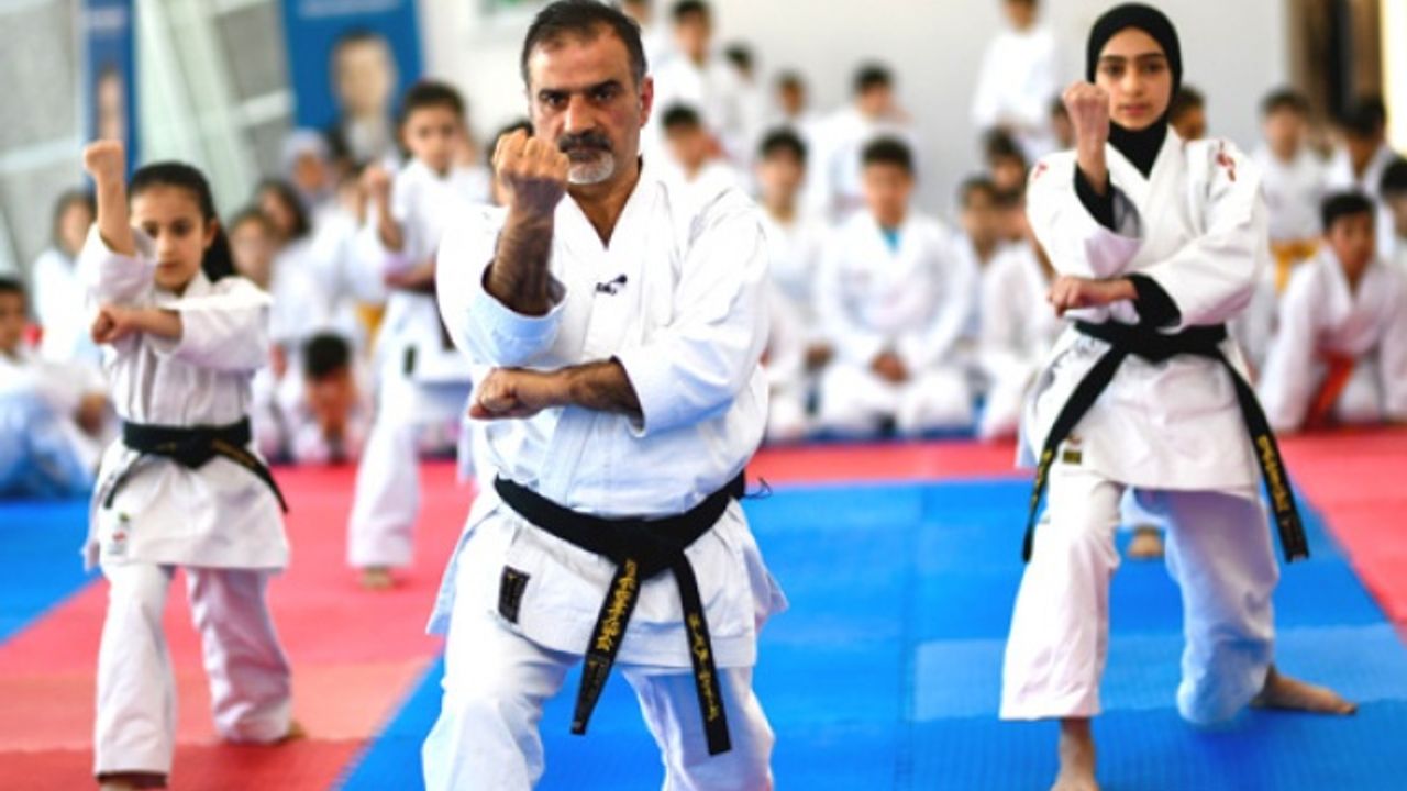Esenyurt'ta çocuklar karate ile güçleniyor