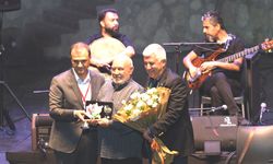 Eroğlu, türküleriyle yüreklere dokundu