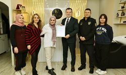 Balcıoğlu, esnaflara ruhsatlarını teslim ett