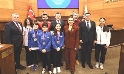 Silivri'de başarılı sporcular ödüllendirdi