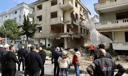 Büyükçekmece’de 5 adet yüksek riskli yapı yıkıldı