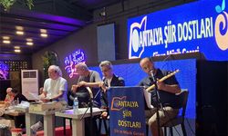 Antalya Şiir Dostları şiir ve müzikle coştu