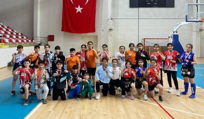 Avcılar Belediyespor madalyaya doymuyor