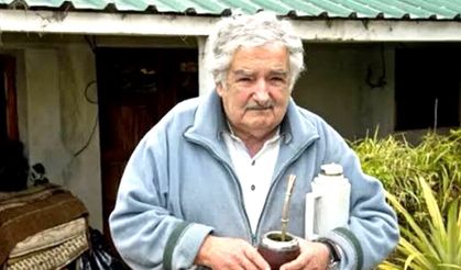 Devlet Başkanı: Köpeğimin yanına gömün!