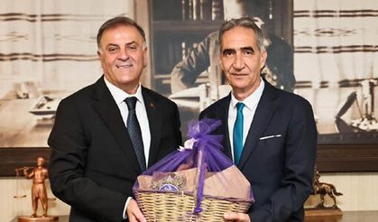 İBB Başkanvekili Nuri Aslan Silivri Belediyesi'nde
