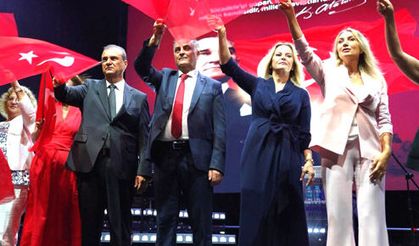 Cumhuriyet Kent Meydanı Zafer Bayramı’nda açıldı