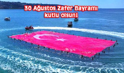 Büyükçekmece Körfezi’nde 660 metrekarelik bayrak açtılar