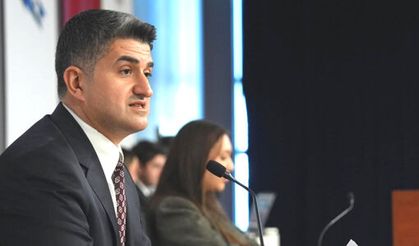 Onursal Adıgüzel'den istifalara tepki