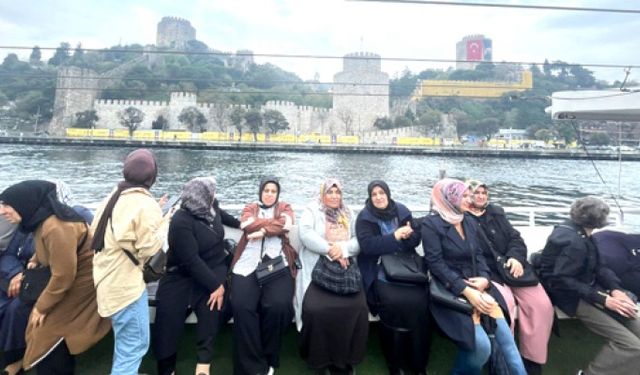 Silivrili kadınlar İstanbul Boğazı'nda