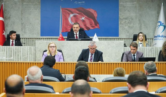 Çebi'den tutuklu Başkan Çalık'a destek