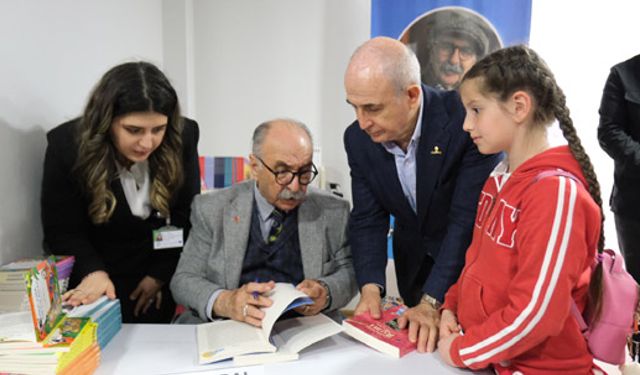 Yalvaç Ural Büyükçekmeceli çocuklarla buluştu