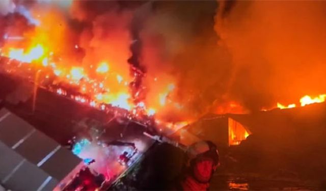 Esenyurt'ta  fabrikada yangın