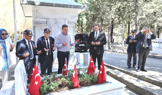 Demokrasi ve Millî Birlik Günü'nde Şehitler anıldı