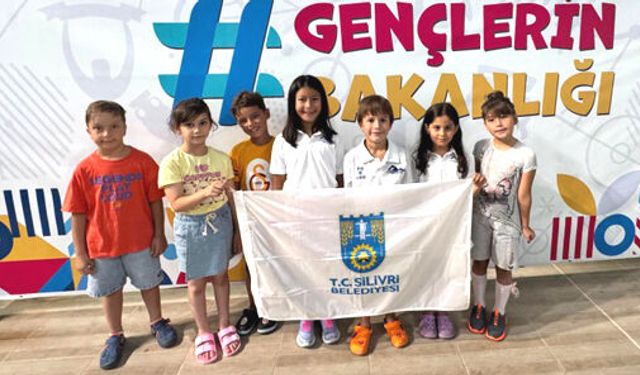 Silivri Belediye Yüzme takımı gururlandırdı