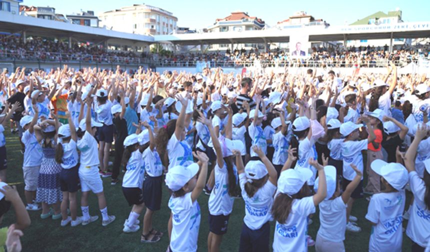 Beylikdüzü'nün sporcu ordusu madalyalarını aldı