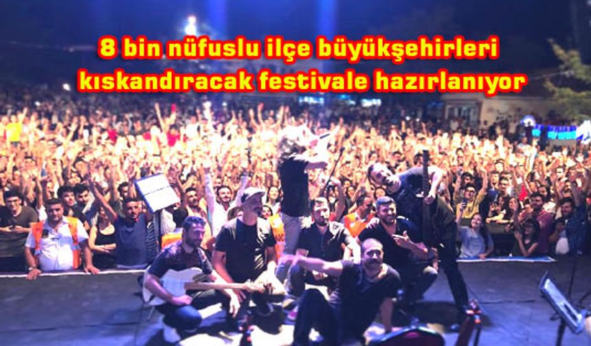 Petra Nachtmanova, Mikail Aslan, Kardeş Türküler ve niceleri aynı sahnede..