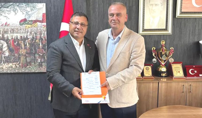 Metin Karakaş yeniden Ak Parti'de