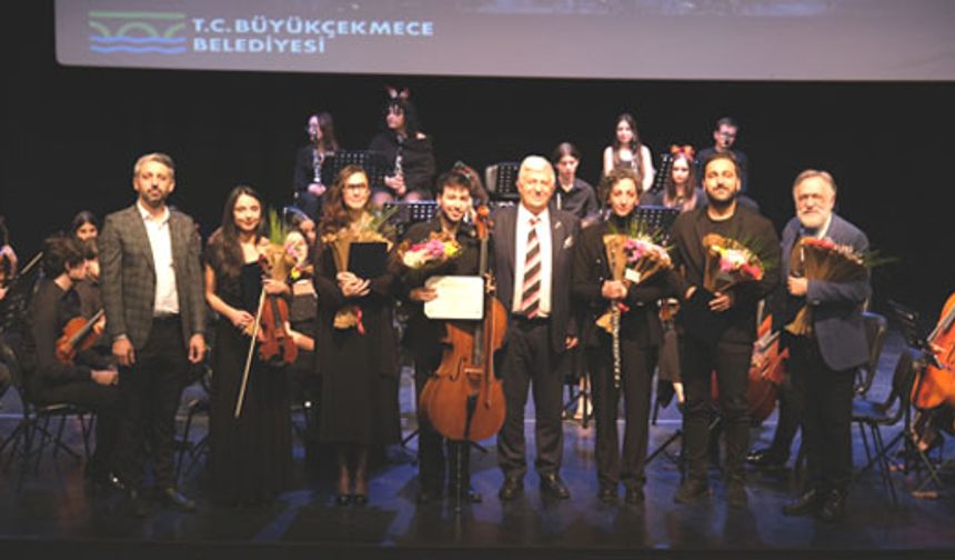 Büyükçekmece Belediye Orkestrası'ndan yeniyıl konseri