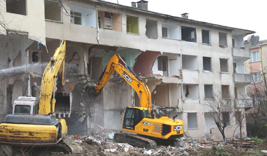 146 aile deprem riskinden kurtuldu