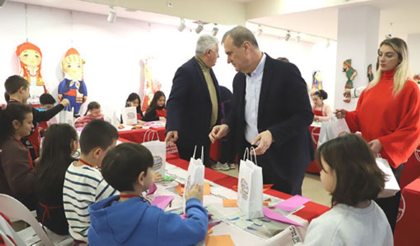 Tatili  renkli ve öğretici atölyelerde geçiriyorlar