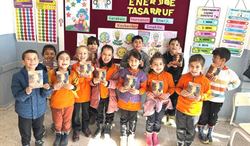 Özlem Yıldırım'dan köy çocuklarına kitap yoldaşlığı