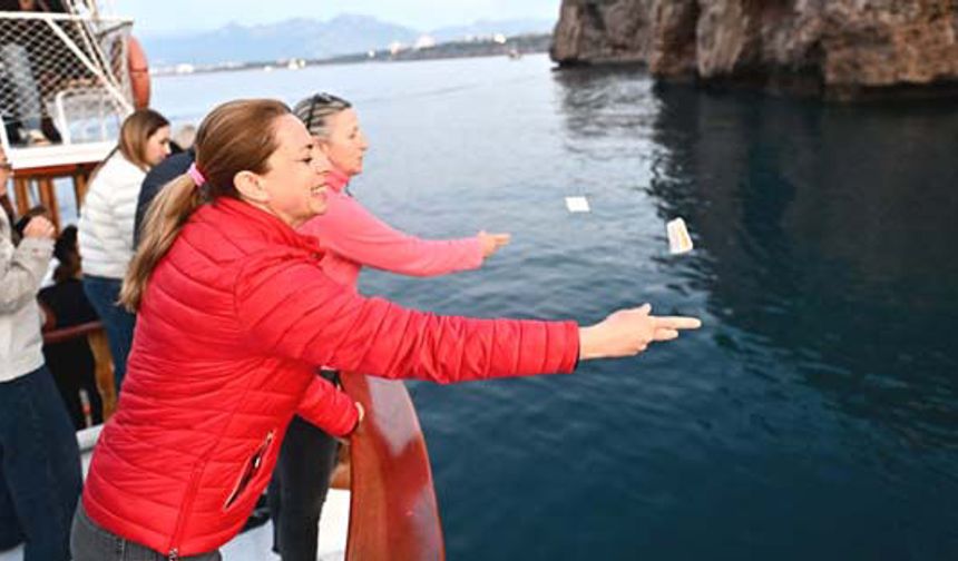 Dilekler Akdeniz’in mavi sularına bırakıldı