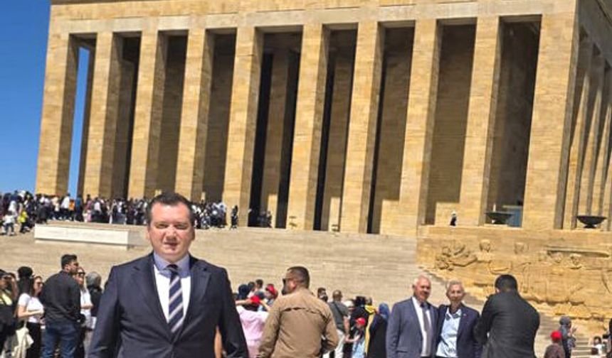 Balcıoğlu, Anıtkabir’i ziyaret etti