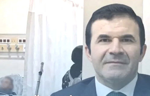 Acil serviste vatandaş gibi bekledi