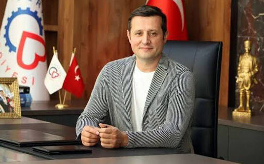 Vahap Akay'a Ak Parti'den davet